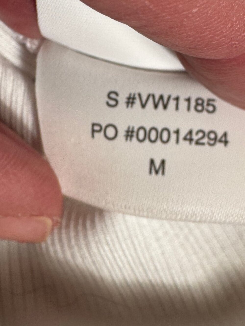 VUORI Long Sleeve Pose Cardigan Top in White Size Medium Never Warn - Picture 11 of 11